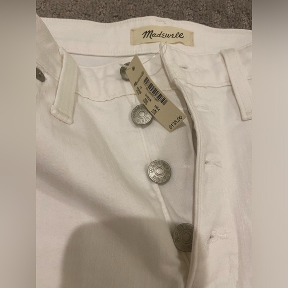 Madewell Curvy High-Rise Skinny Crop Jeans in Pure White: Button-Front Edition - Picture 8 of 11